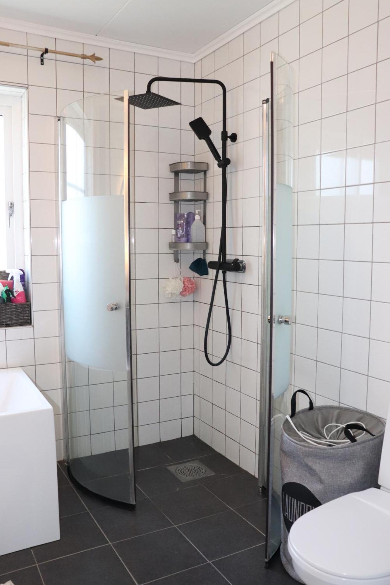 Lila Rummet - Rum Naera Bad Och Centrum, 1 Tr Upp - Saengklaeder & Handdukar Ingar Färjestaden Exterior foto